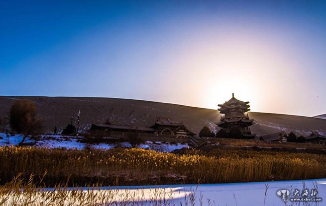 敦煌降瑞雪 大漠雪景如诗如画